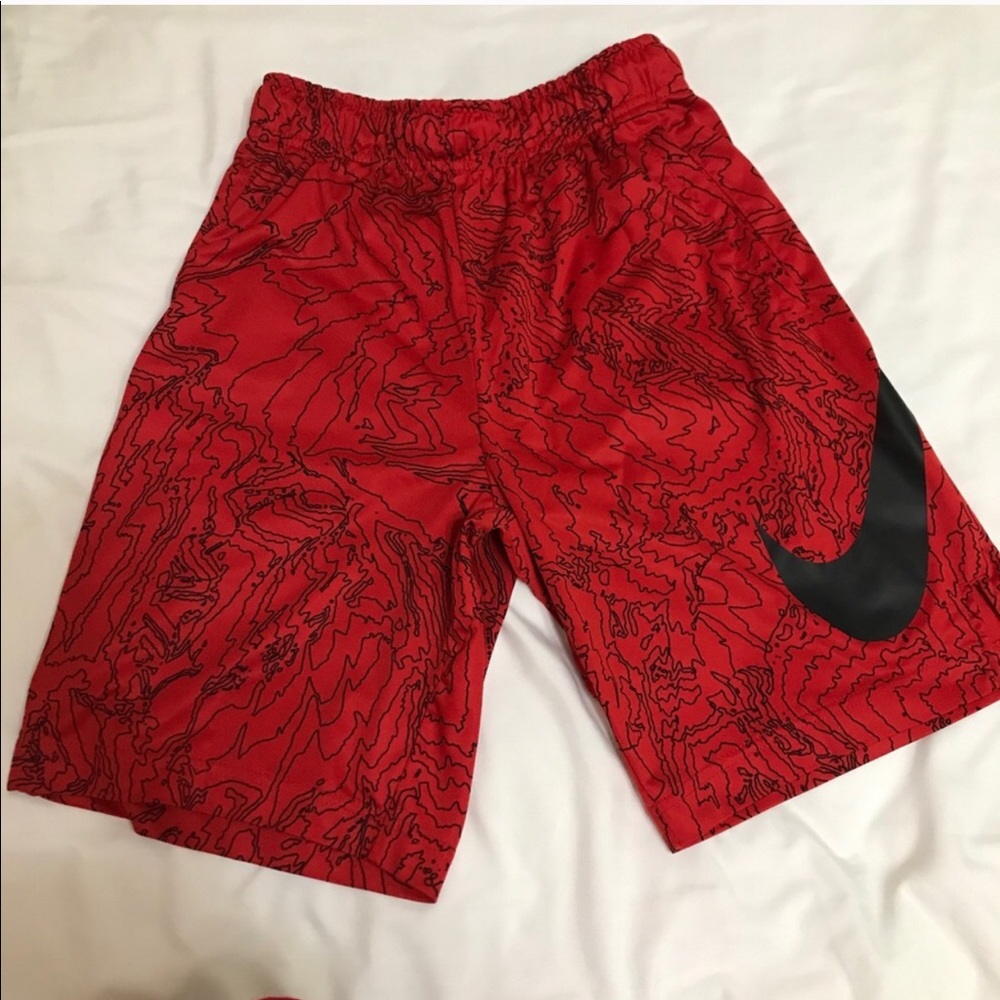 NIKE young boy shorts